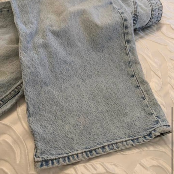 ZARA Light Blue Denim Jeans with Silver Logo Button - Picture 5 of 6